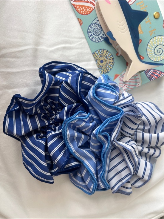 Piper • k shark hair claw and
Piper•k Striped Blue Ruffle Scrunchies - Set of 3 main image 4